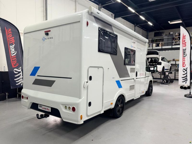 Adria S65L TEILIN.AUTOMAT.LÄNGSBETT