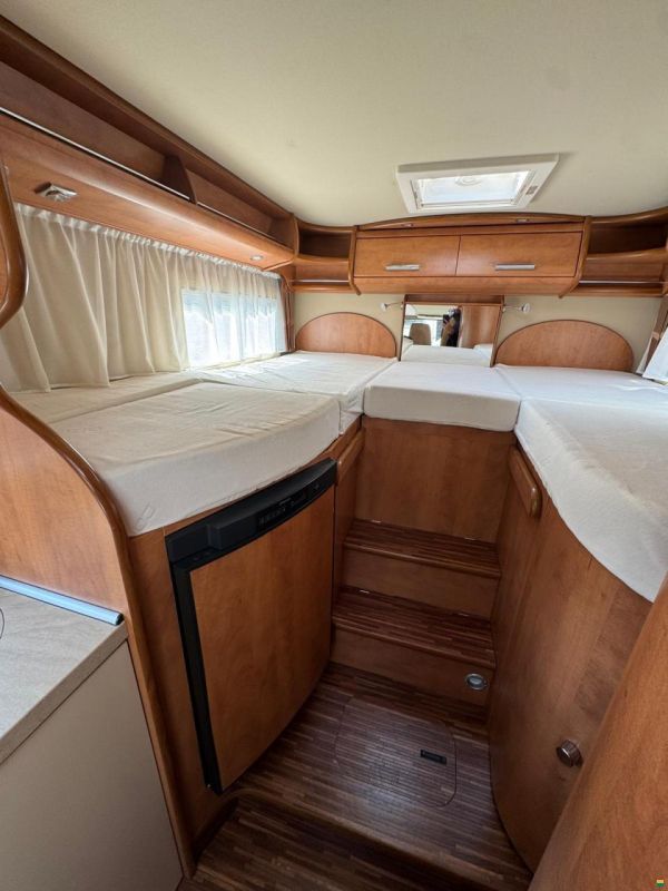 Carthago TOURER-LÄNGSBETT-HUBBETT-ALCOTIEF