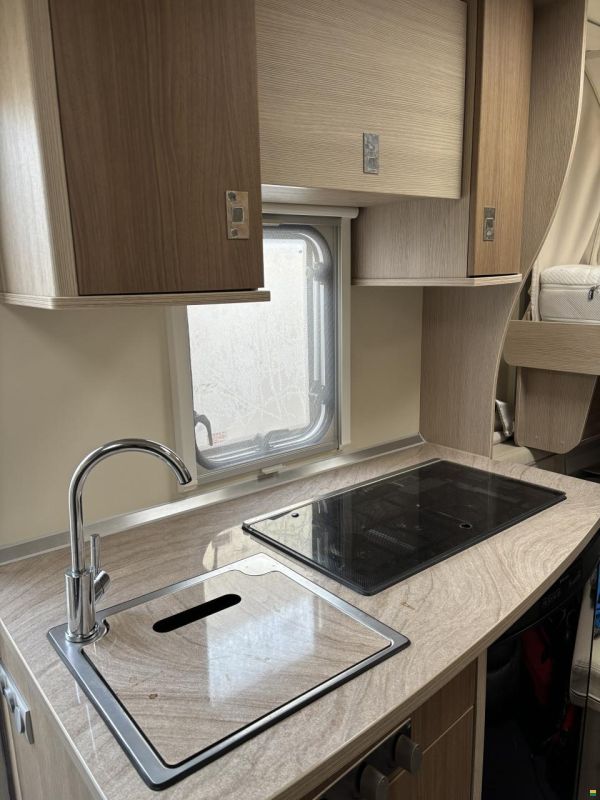 Bürstner AVERSO 440TH PLUS