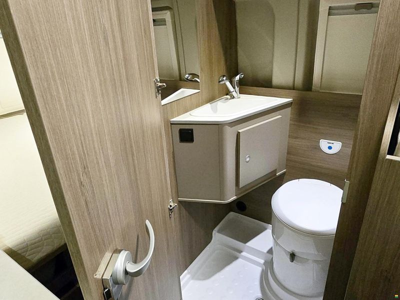 Carado CVE 540 2.2 HUBDACH AUTOMAT MJ