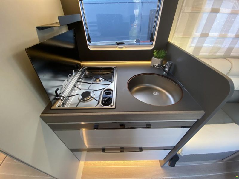 Roller Team Zefiro 287 TL, Fiat 2.2MJ 140PS Automat