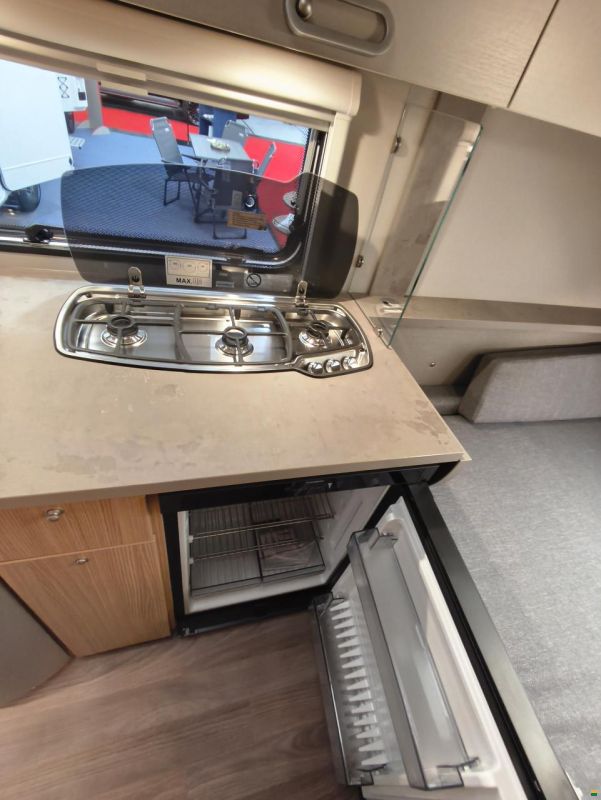 T@B 400td mit Küche, Sitzgruppe, WC, Mover!