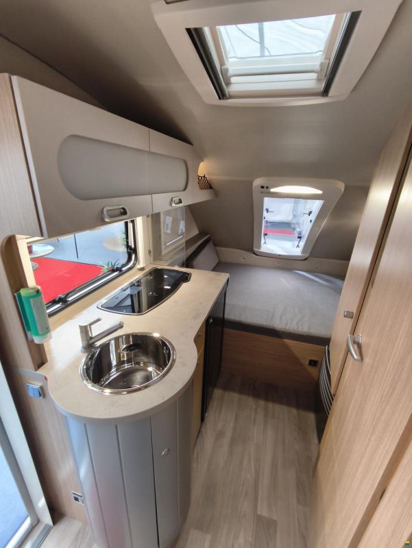 T@B 400td mit Küche, Sitzgruppe, WC, Mover!