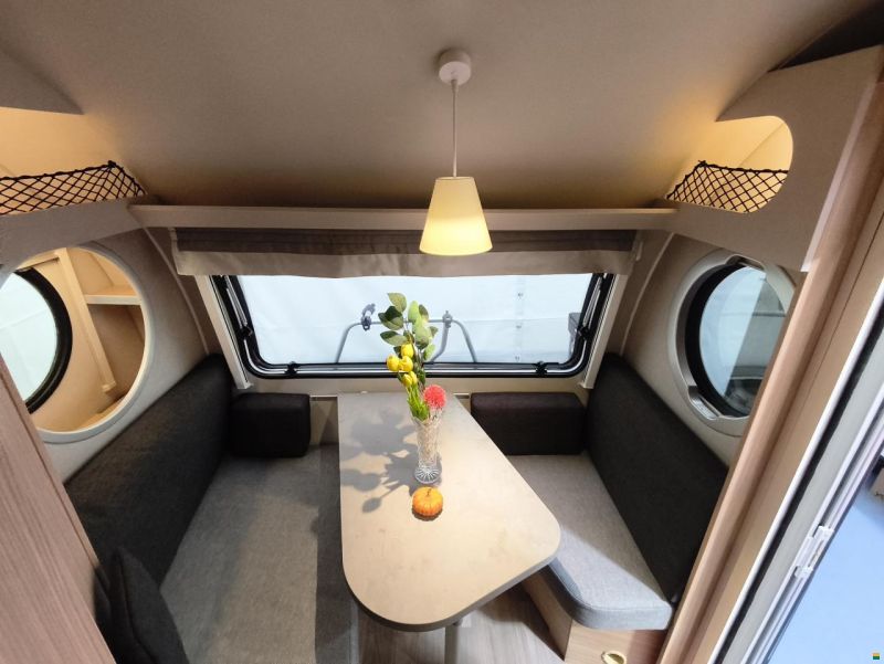 T@B 400td mit Küche, Sitzgruppe, WC, Mover!