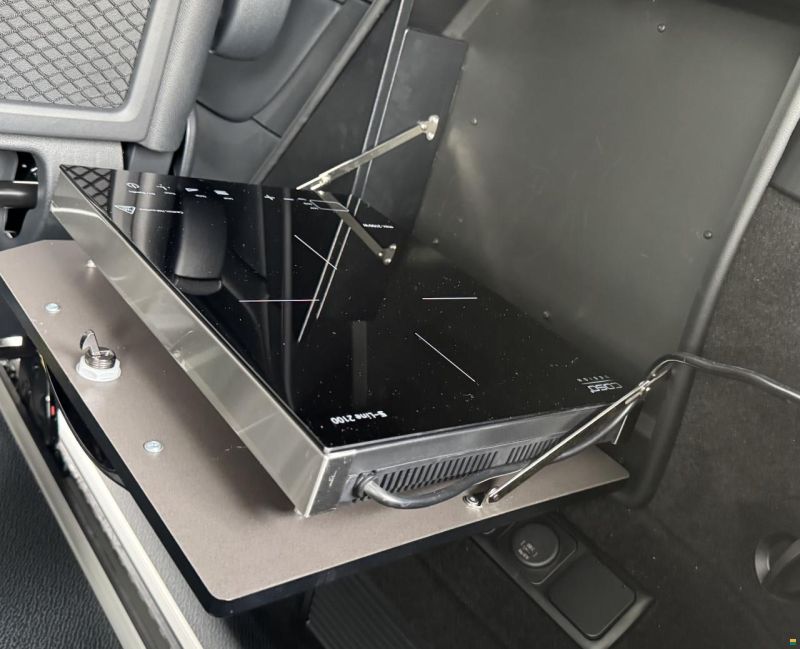 Pössl Vanstar V300 d lang AMG-Line 4matic