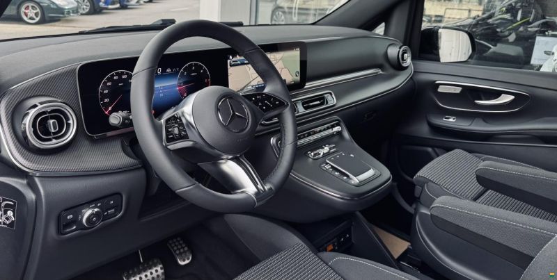 Pössl Vanstar V300 d lang AMG-Line 4matic