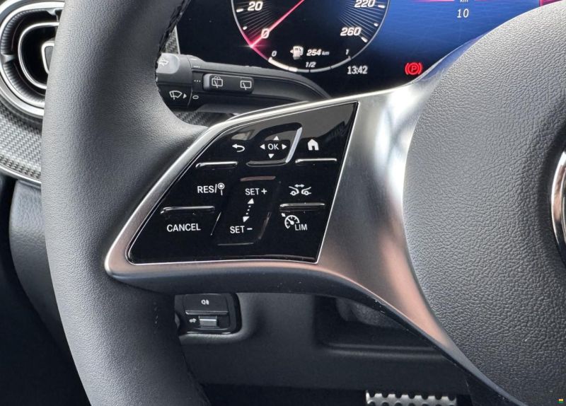 Pössl Vanstar V300 d lang AMG-Line 4matic