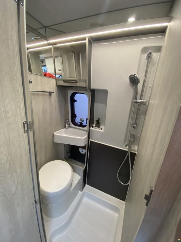 Roller Team Living DUO XL Sport, Fiat 140PS Automat