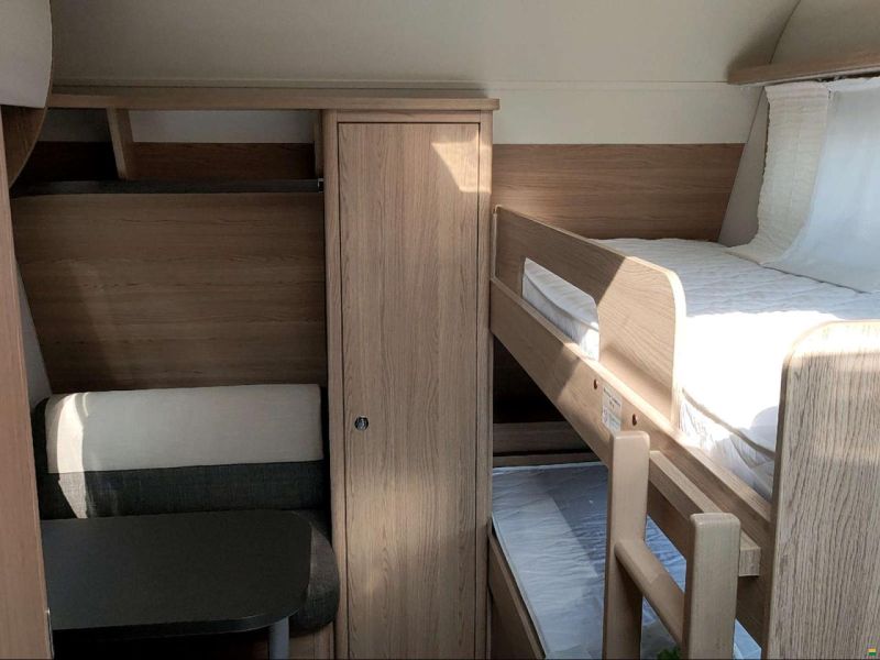 Bürstner Averso Plus