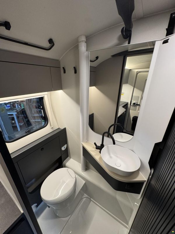 Adria Action Sports 391 LH