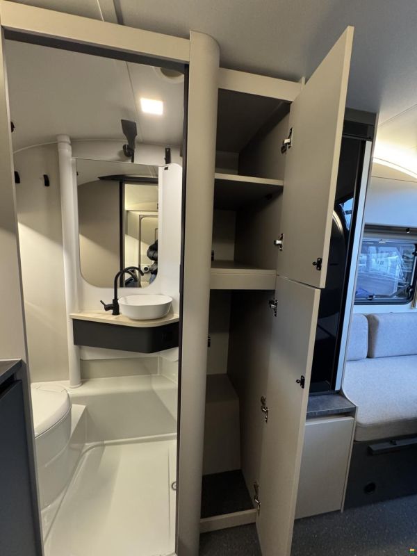 Adria Action Sports 391 LH