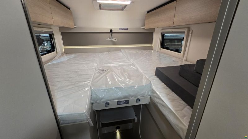 LMC Tracer V 670 - MJ2026