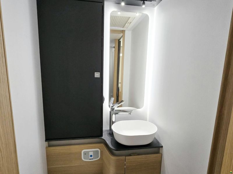 Adria Coral 650 DL AXESS 2.2 HDI