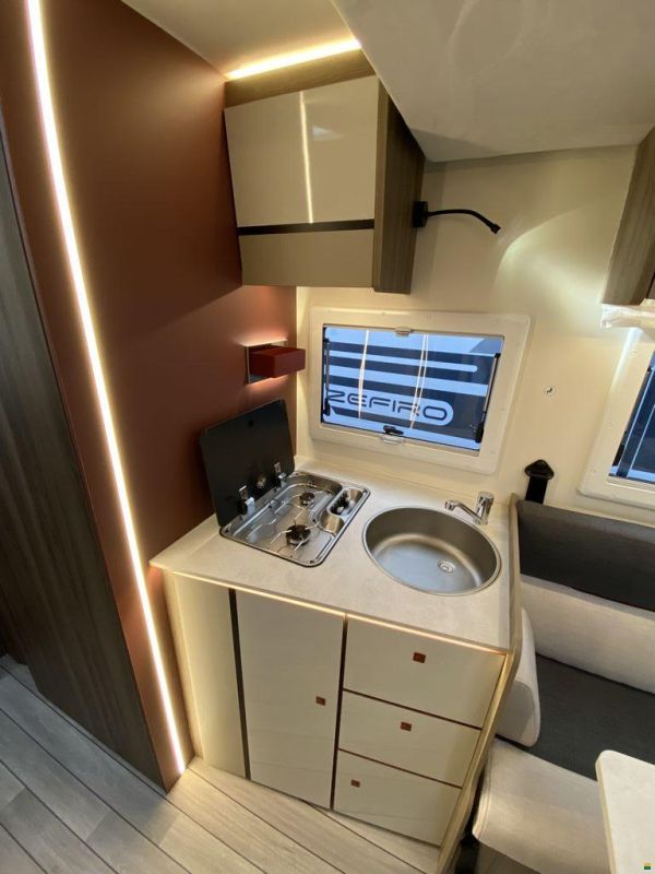 Roller Team Kronos 287TL, Ford Transit 165PS Automat