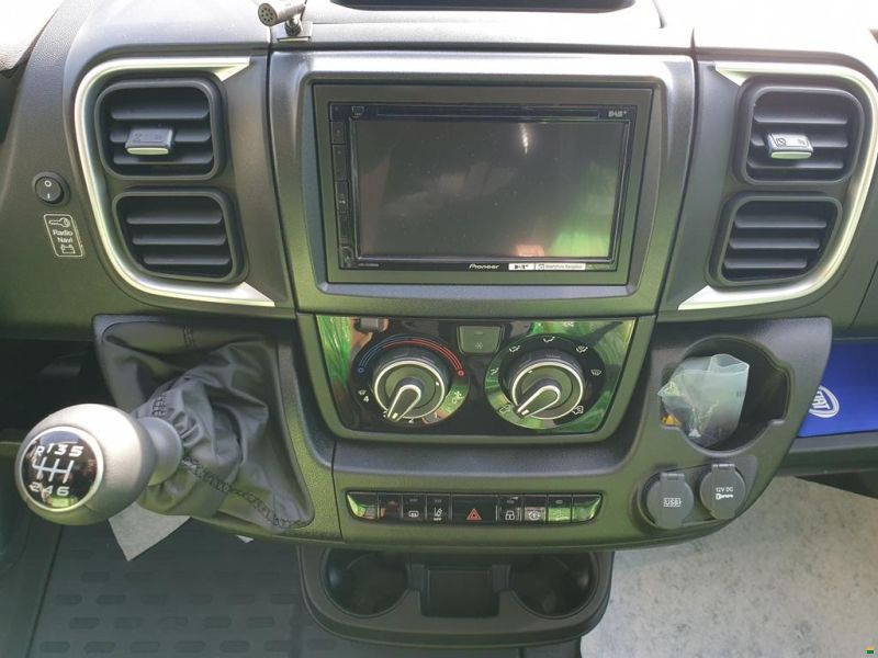 Bürstner Lyseo TD 644 G Rundsitzgruppe