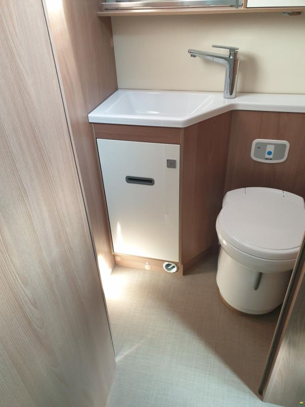 Bürstner Lyseo TD 644 G Rundsitzgruppe