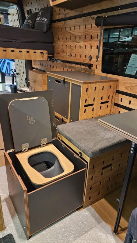 Mercedes Benz Sprinter 907 4x4 319