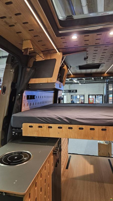 Mercedes Benz Sprinter 907 4x4 319