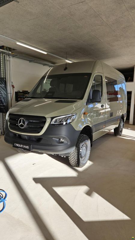 Mercedes Benz Sprinter 907 4x4 319