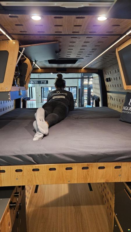 Mercedes Benz Sprinter 907 4x4 319