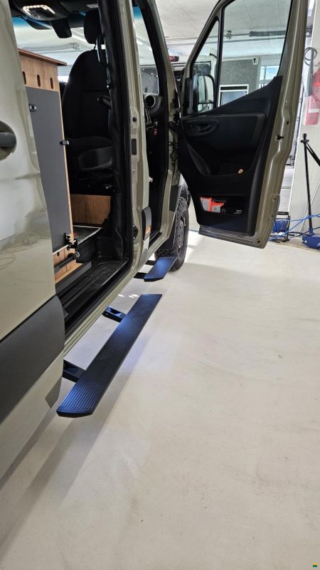 Mercedes Benz Sprinter 907 4x4 319