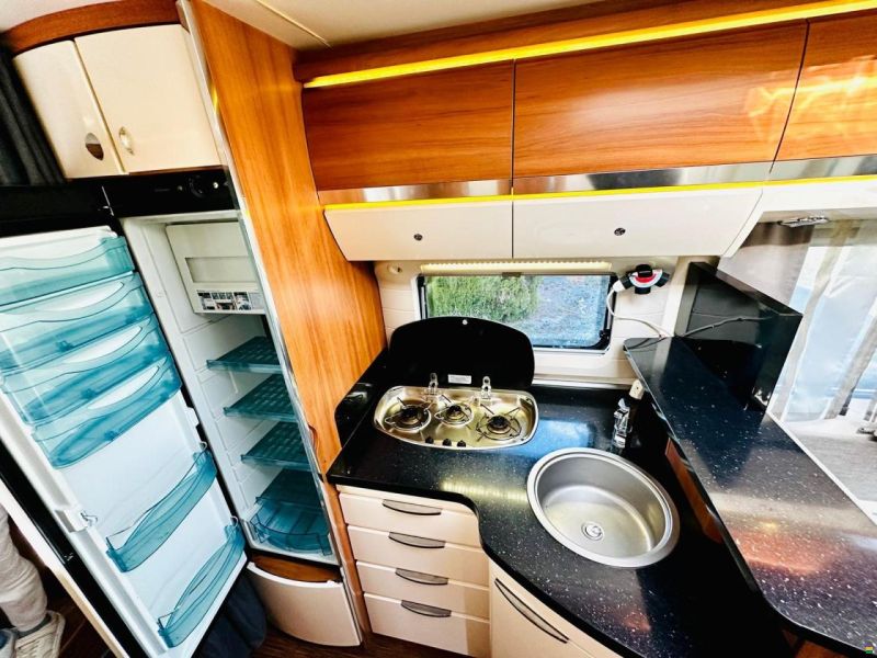 Renault ***FIRST CLASS HOBBY LÄNGSBETT***