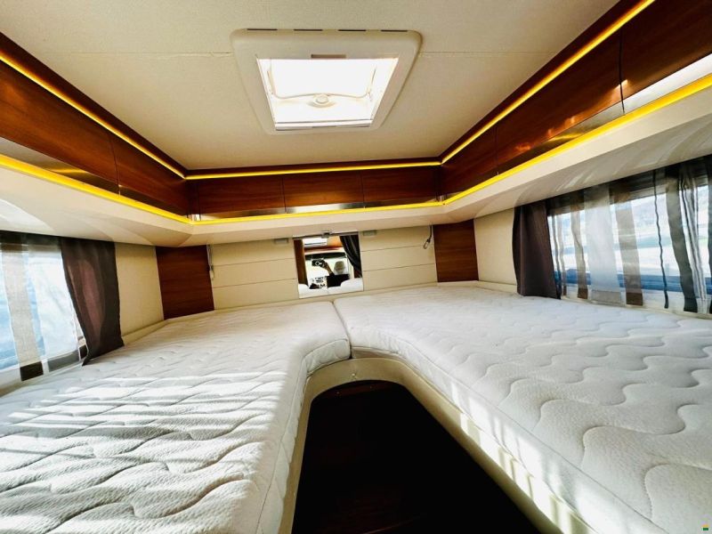 Renault ***FIRST CLASS HOBBY LÄNGSBETT***