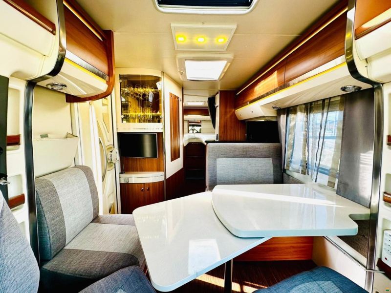 Renault ***FIRST CLASS HOBBY LÄNGSBETT***