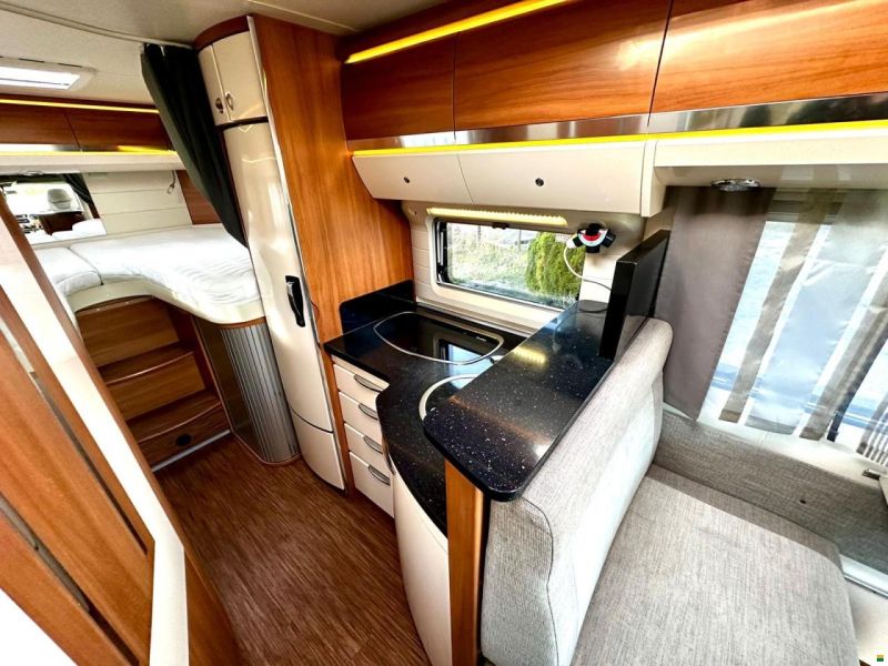 Renault ***FIRST CLASS HOBBY LÄNGSBETT***