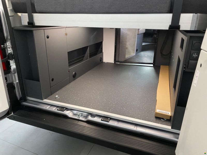 Adria TWIN 640 SGX PT 60Y DELUXE