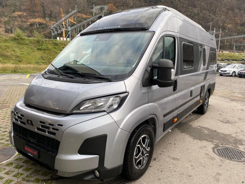 Adria TWIN 640 SGX PT 60Y DELUXE