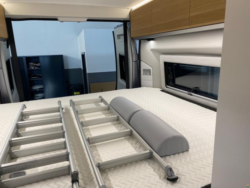 Adria TWIN 640 SGX PT 60Y DELUXE