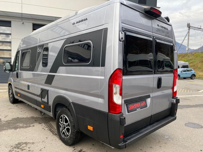 Adria TWIN 640 SGX PT 60Y DELUXE