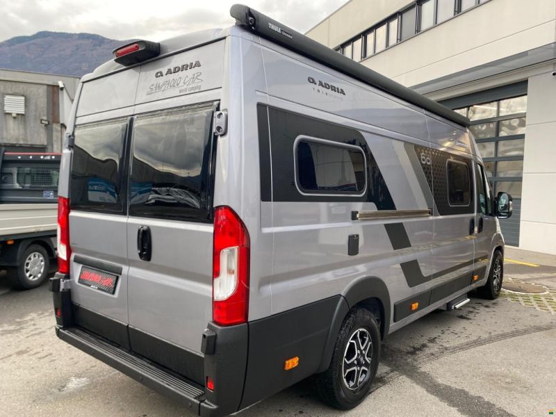 Adria TWIN 640 SGX PT 60Y DELUXE