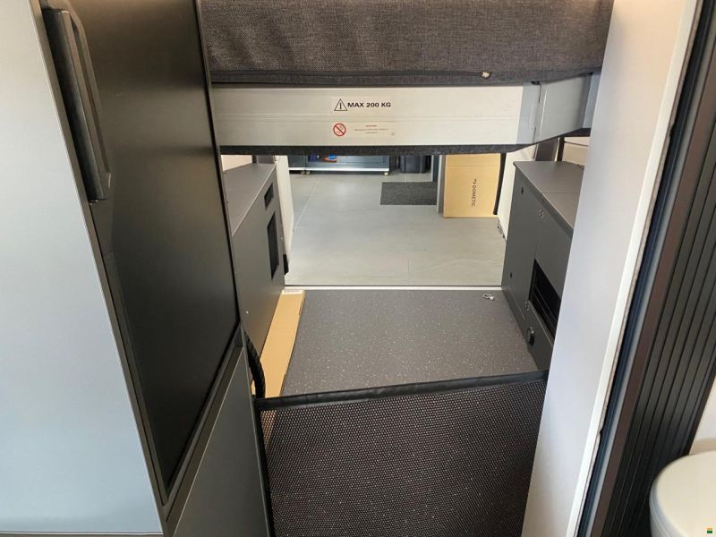 Adria TWIN 640 SGX PT 60Y DELUXE