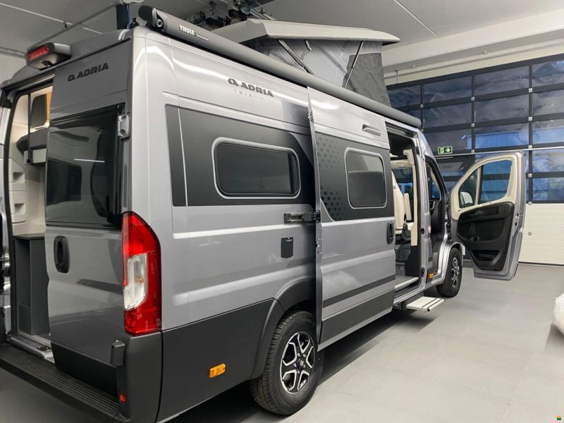 Adria TWIN 640 SGX PT 60Y DELUXE