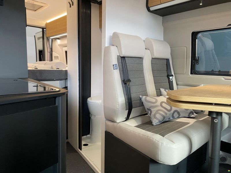 Adria TWIN 640 SGX PT 60Y DELUXE