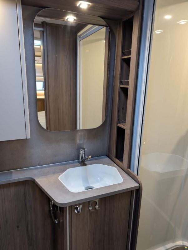 Kabe Royal 740 CTDL KS