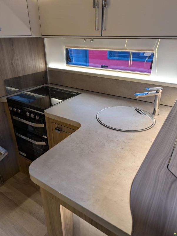 Kabe Royal 740 CTDL KS