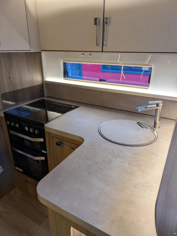 Kabe Royal 740 CTDL KS