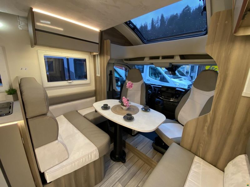 Roller Team Kronos 285 TL, Ford 165PS Automat