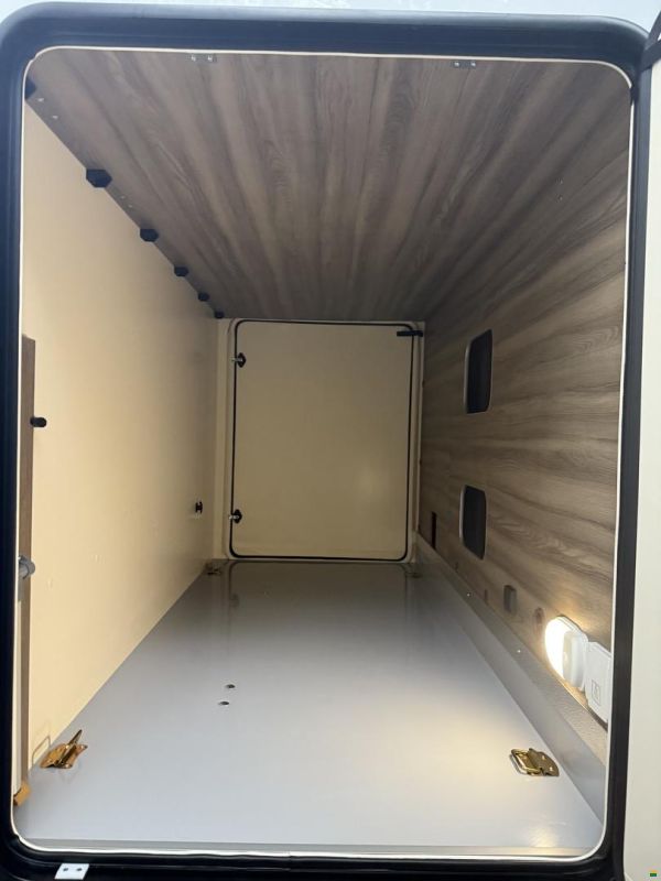 Roller Team Kronos 285 TL, Ford 165PS Automat