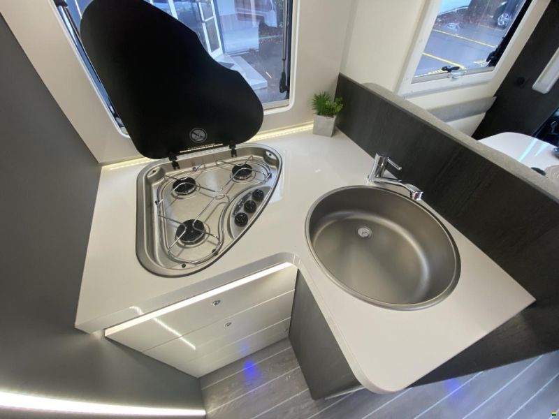 Roller Team Kronos 284 TL, Fiat 2.2MJ 140PS Automat