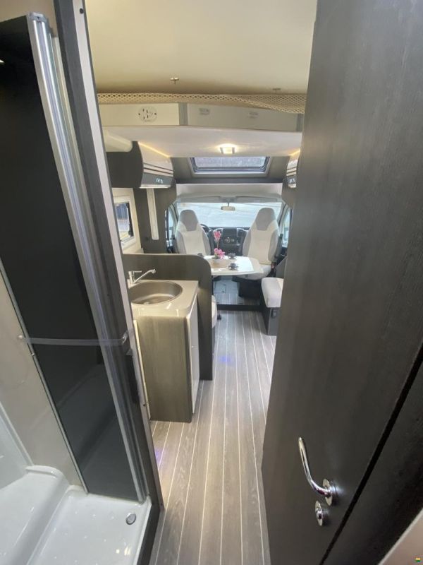 Roller Team Kronos 284 TL, Fiat 2.2MJ 140PS Automat