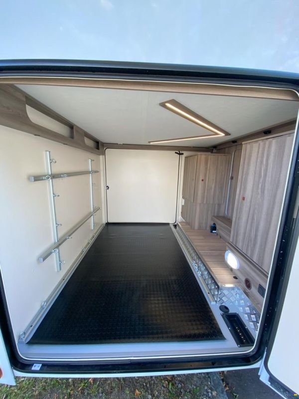 Roller Team Kronos 290M, Ford 2.0TDCi 165PS Automat