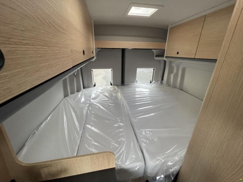 Sunlight Cliff 4x4 590