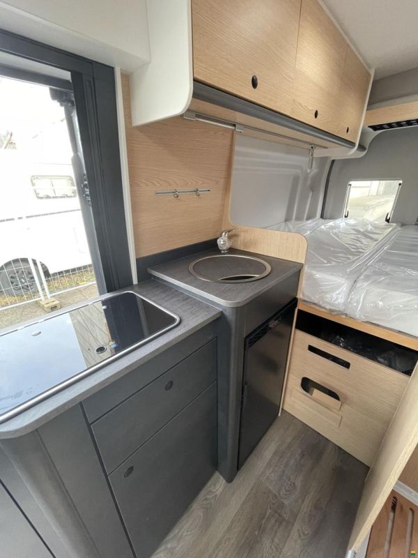 Sunlight Cliff 4x4 590