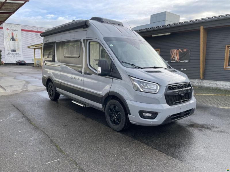 Sunlight Cliff 4x4 590