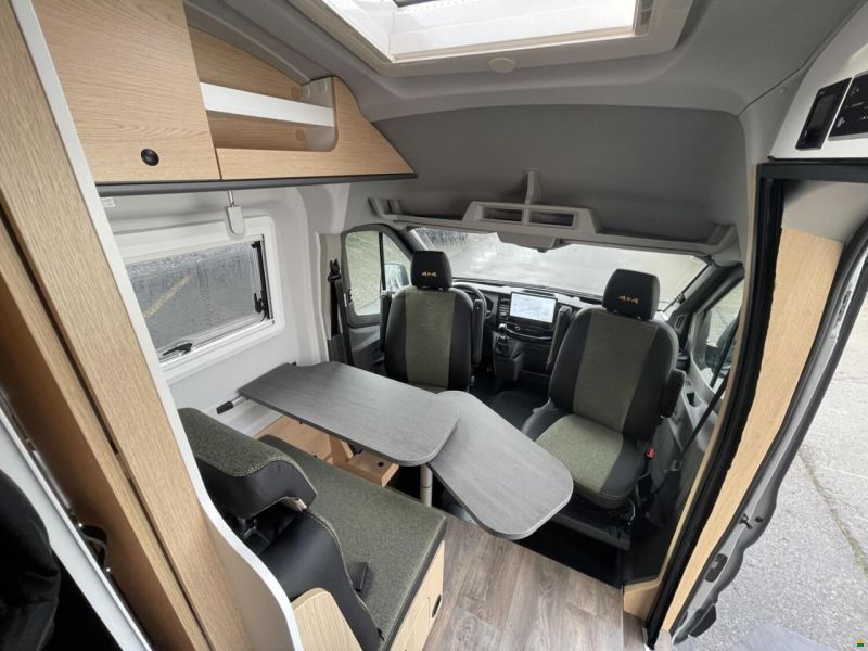 Sunlight Cliff 4x4 590