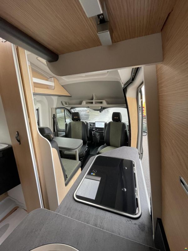 Sunlight Cliff 4x4 590